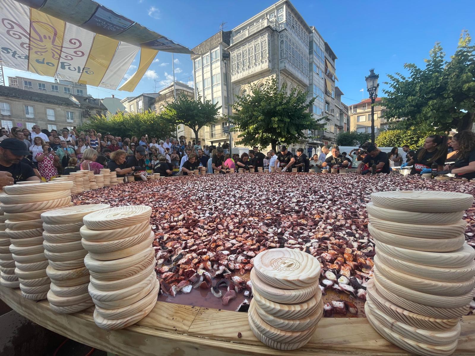 Carballiño exalta ó pulpo co domingo como día grande Carballiño exalta ó pulpo co domingo como día grande