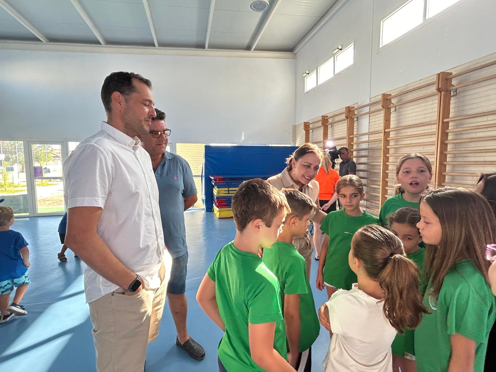 La secretaria de Igualdad visita la ludoteca de Torreorgaz y destaca la importancia de estos servicios de conciliación en el entorno rural La secretaria de Igualdad visita la ludoteca de Torreorgaz y destaca la importancia de estos servicios de conciliación en el entorno rural
