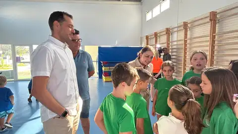 La secretaria de Igualdad visita la ludoteca de Torreorgaz y destaca la importancia de estos servicios de conciliación en el entorno rural La secretaria de Igualdad visita la ludoteca de Torreorgaz y destaca la importancia de estos servicios de conciliación en el entorno rural