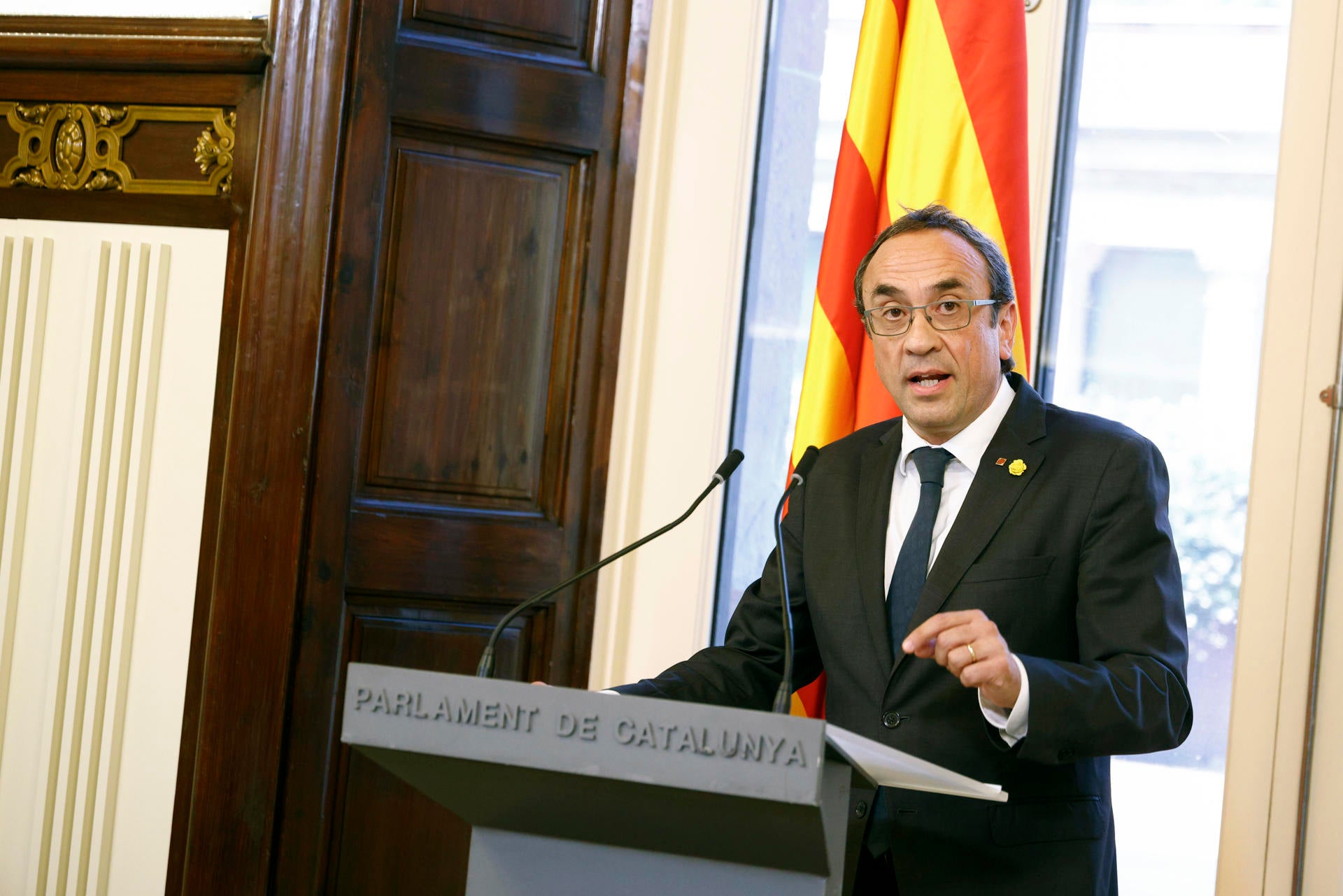 El Parlament convoca formalmente el pleno de investidura de Illa este jueves, con la abstención de PP y Vox El Parlament convoca formalmente el pleno de investidura de Illa este jueves, con la abstención de PP y Vox