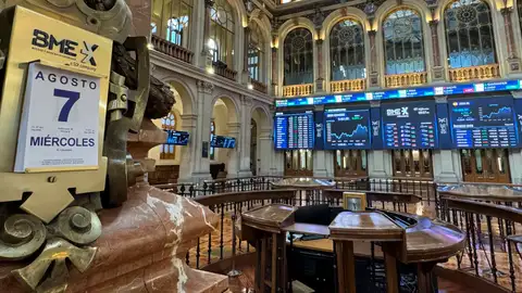 Paneles y monitores que muestran la evolución de la bolsa de Madrid este miércoles. Paneles y monitores que muestran la evolución de la bolsa de Madrid este miércoles.
