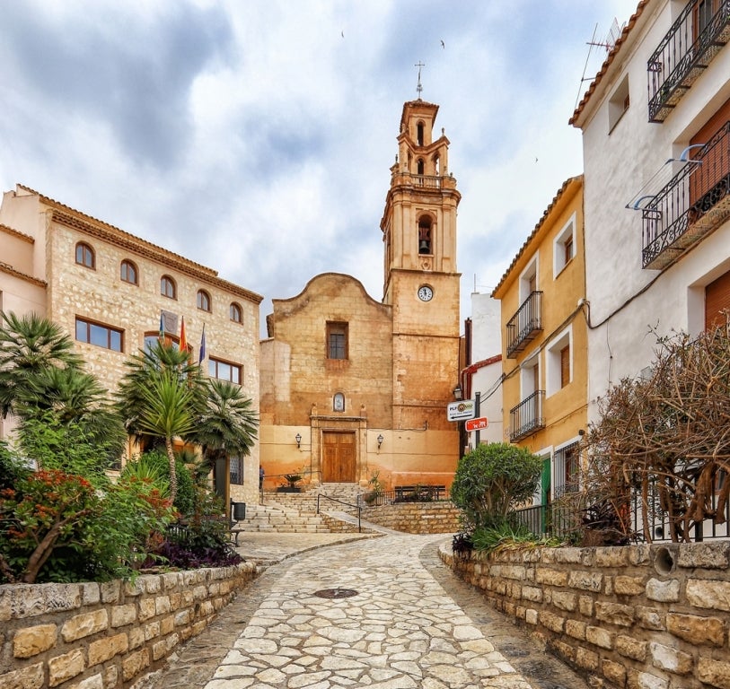 La iglesia de Finestrat podría volver a tener actividad al desbloquearse las obras para su rehabilitación La iglesia de Finestrat podría volver a tener actividad al desbloquearse las obras para su rehabilitación