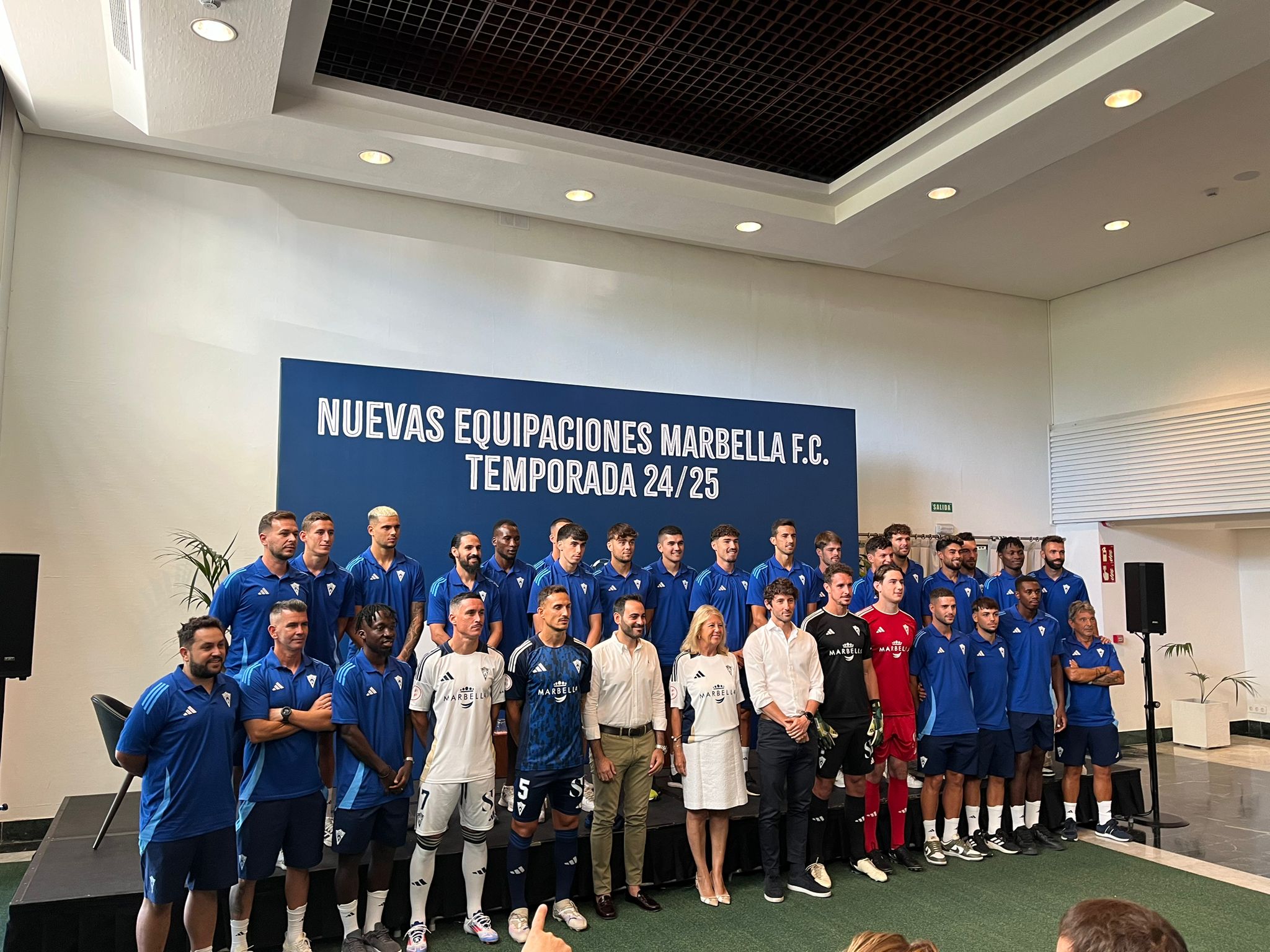 El Marbella FC presenta sus equipaciones oficiales para esta temporada El Marbella FC presenta sus equipaciones oficiales para esta temporada