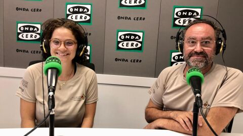 Jose Santamaría y María Agulló, técnicos del parque natural de Serra Gelada