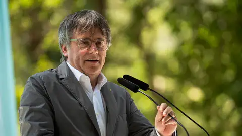 Puigdemont anuncia su vuelta a España: "He emprendido el viaje de regreso desde el exilio" Puigdemont anuncia su vuelta a España: "He emprendido el viaje de regreso desde el exilio"