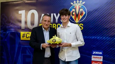 Javi Guerra en su época como canterano amarillo Javi Guerra en su época como canterano amarillo