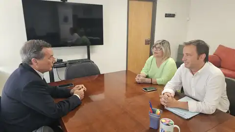 Santa Pola insta al conseller Marciano Gómez a crear un centro de salud nuevo en Gran Alacant Santa Pola insta al conseller Marciano Gómez a crear un centro de salud nuevo en Gran Alacant
