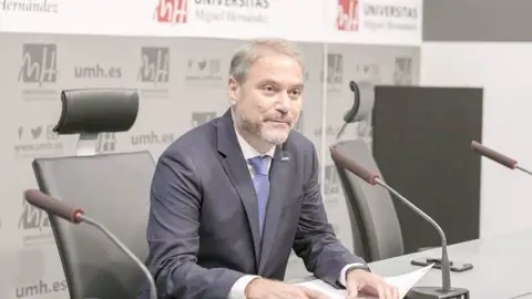 El rector de la UMH apoya la propuesta del Consell de un campus interuniversitario de medicina en la provincia de Alicante El rector de la UMH apoya la propuesta del Consell de un campus interuniversitario de medicina en la provincia de Alicante