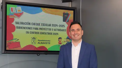 Cheque escolar 2024-25 Pascual Molina, concejal de educación de Albacete