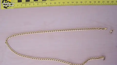 Dos detenidos tras lesionar a una persona para robarle una cadena de oro en Benicarló Dos detenidos tras lesionar a una persona para robarle una cadena de oro en Benicarló