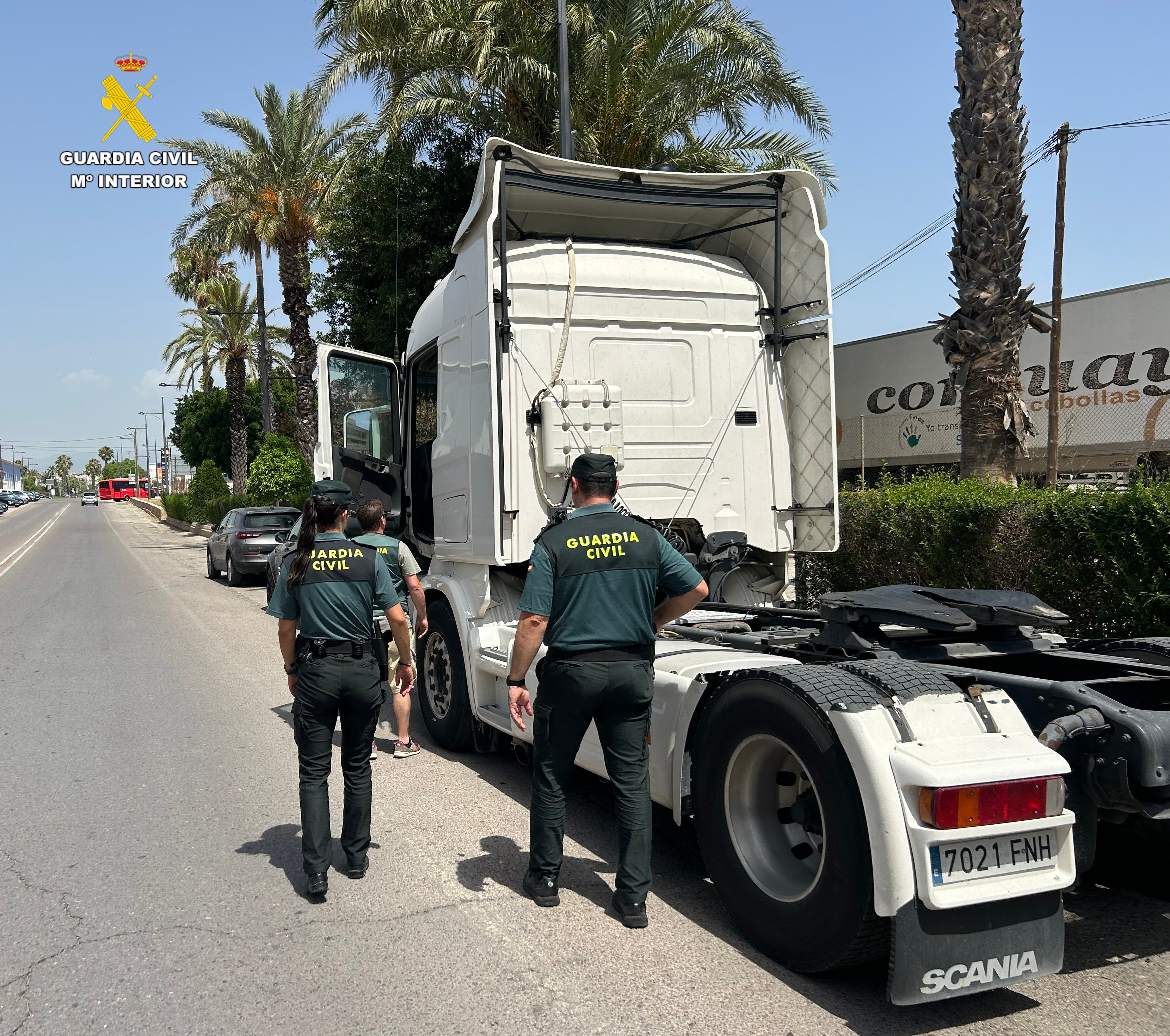 Detenidas en Valencia cuatro personas por presuntamente robar once remolques de camión y venderlos Detenidas en Valencia cuatro personas por presuntamente robar once remolques de camión y venderlos