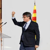 Carles Puigdemont interviene en el acto de bienvenida en su regreso a España.
