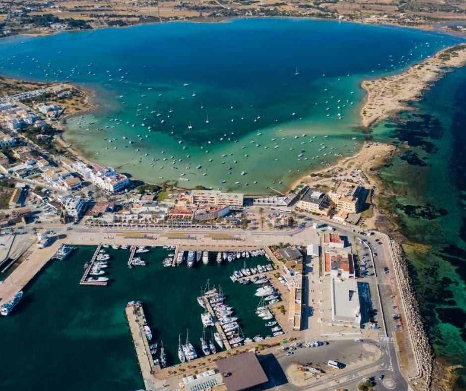 'Formentera al día': Nuevas regulaciones para el fondeo en S'Estany des Peix y primer inspector de turismo de la isla 'Formentera al día': Nuevas regulaciones para el fondeo en S'Estany des Peix y primer inspector de turismo de la isla
