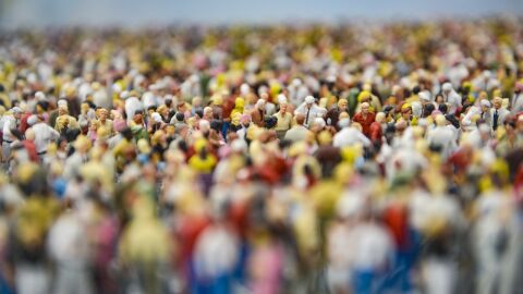 Imagen gen&eacute;rica que representa superpoblaci&oacute;n y multitud