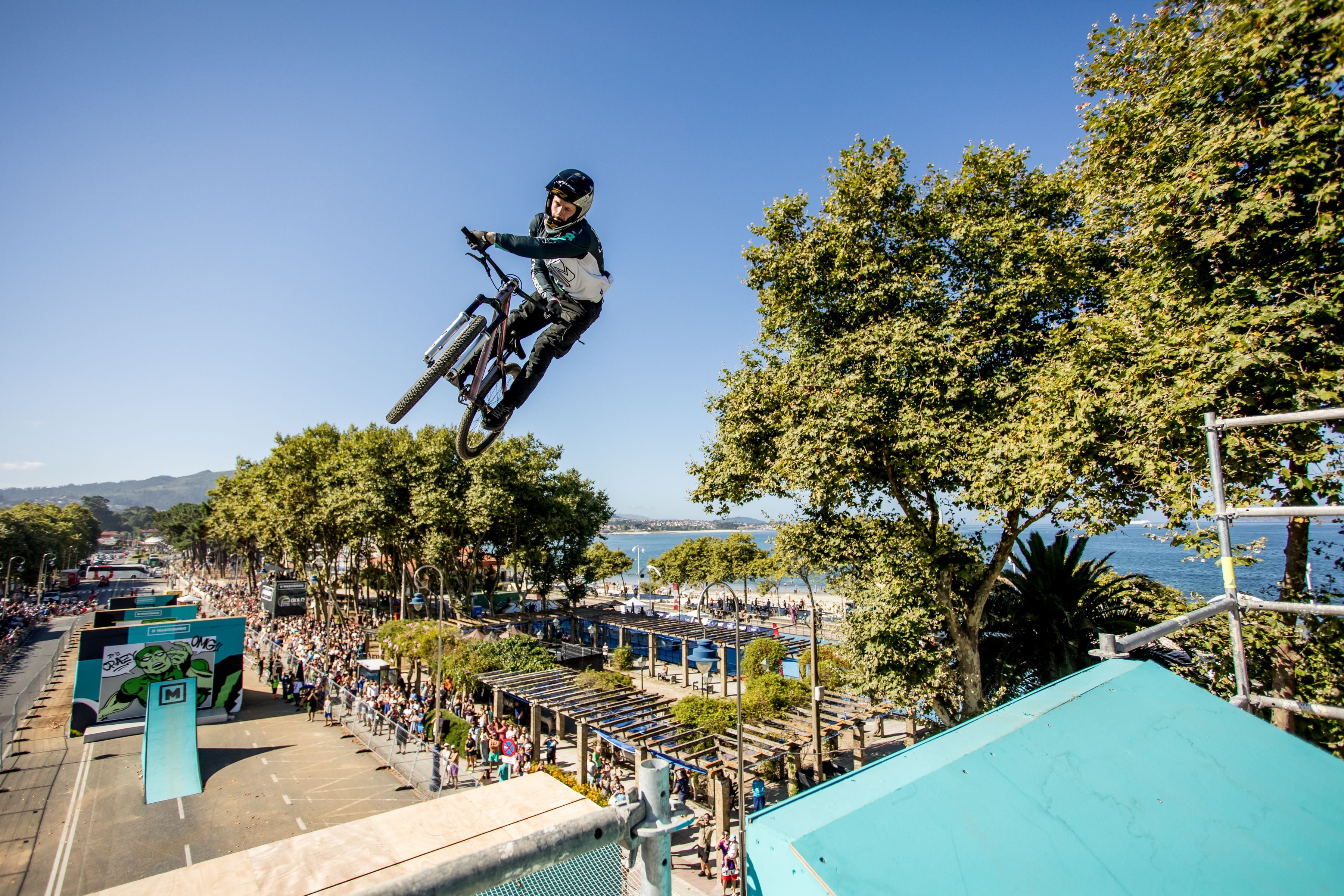Miles de jóvenes llegan a Vigo para disfrutar de O Marisquiño Miles de jóvenes llegan a Vigo para disfrutar de O Marisquiño