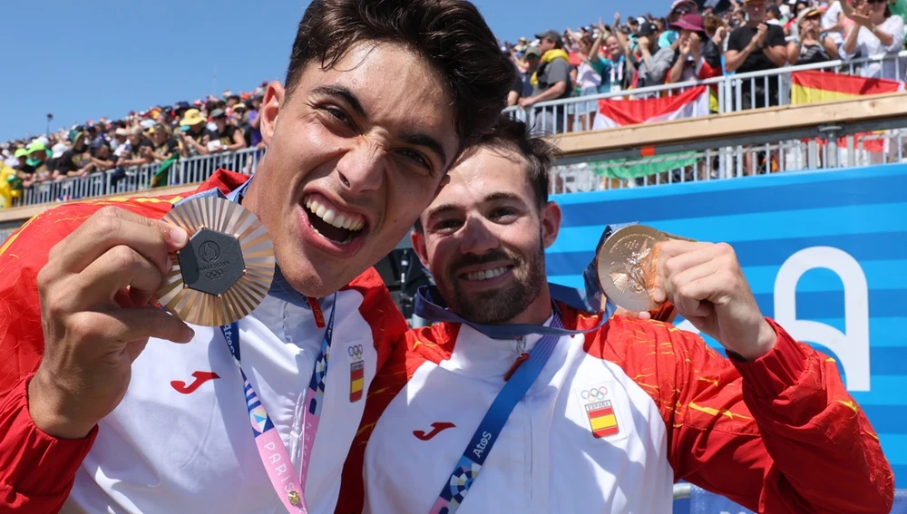 Medallistas de bronce en C2 500, Juan Antoni Moreno y Diego Dominguez. EFE/EPA/MAXIM SHIPENKOV Medallistas de bronce en C2 500, Juan Antoni Moreno y Diego Dominguez. EFE/EPA/MAXIM SHIPENKOV
