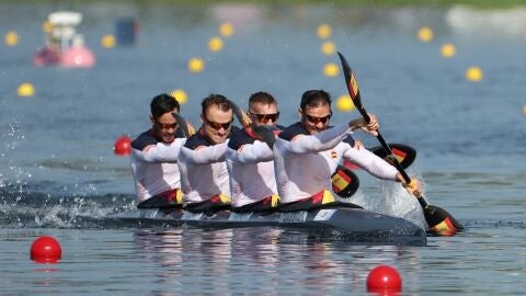El K4 500 de Sa&uacute;l Craviotto, Carlos Ar&eacute;valo, Marcus Cooper y Rodrigo Germade durante la serie de clasificaci&oacute;n.