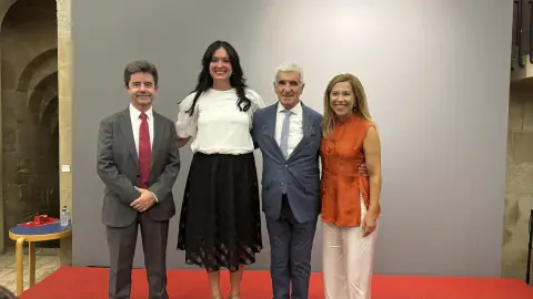 El Ayuntamiento de Huesca entrega la Parrilla de Oro a la ciudad de Tarbes El Ayuntamiento de Huesca entrega la Parrilla de Oro a la ciudad de Tarbes
