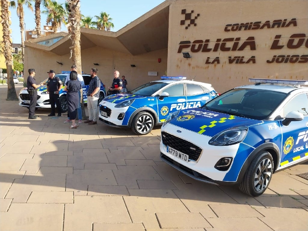 La Policía Local de Villajoyosa adquiere tres automóviles y dos motocicletas La Policía Local de Villajoyosa adquiere tres automóviles y dos motocicletas