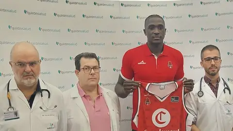 Jilson Bango en la presentación como jugador del Casademont Zaragoza Jilson Bango en la presentación como jugador del Casademont Zaragoza
