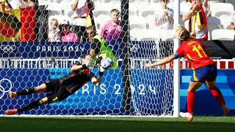 Alexia Putellas falla el penalti ante Alemania en el partido por el bronce en París 2024. Alexia Putellas falla el penalti ante Alemania en el partido por el bronce en París 2024.