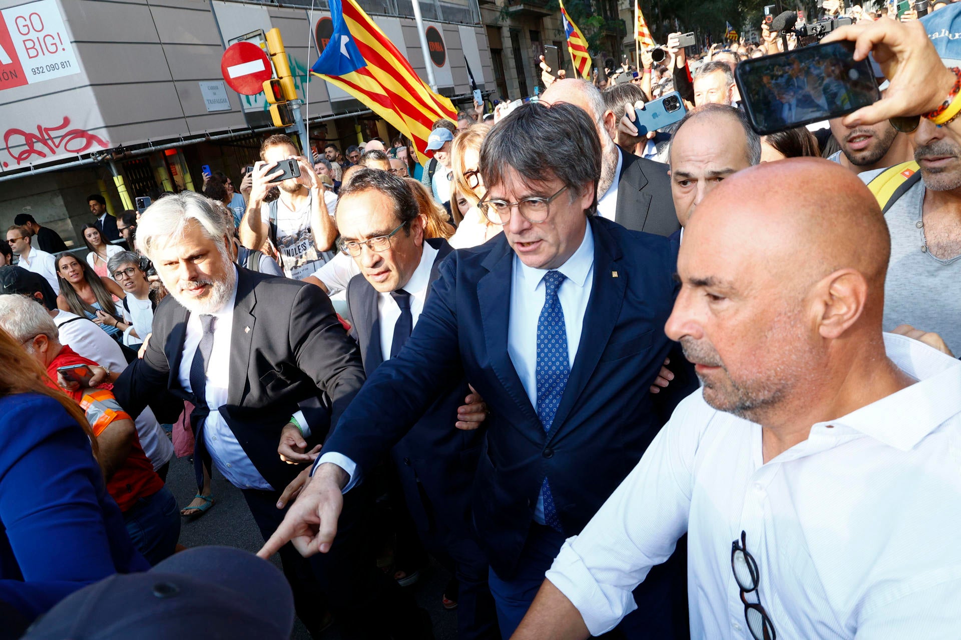 La huida de Puigdemont pone a los Mossos en jaque y les sume en una crisis como la del 1-O La huida de Puigdemont pone a los Mossos en jaque y les sume en una crisis como la del 1-O