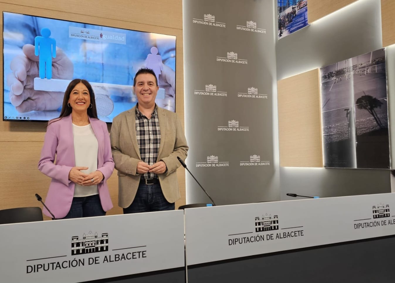 Aumenta un 60% el número de ayuntamientos beneficiados en 2024 por las Ayudas para la conciliación familiar y laboral Aumenta un 60% el número de ayuntamientos beneficiados en 2024 por las Ayudas para la conciliación familiar y laboral