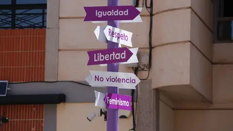 Elementos simbólicos y reivindicativos contra la violencia machista Elementos simbólicos y reivindicativos contra la violencia machista