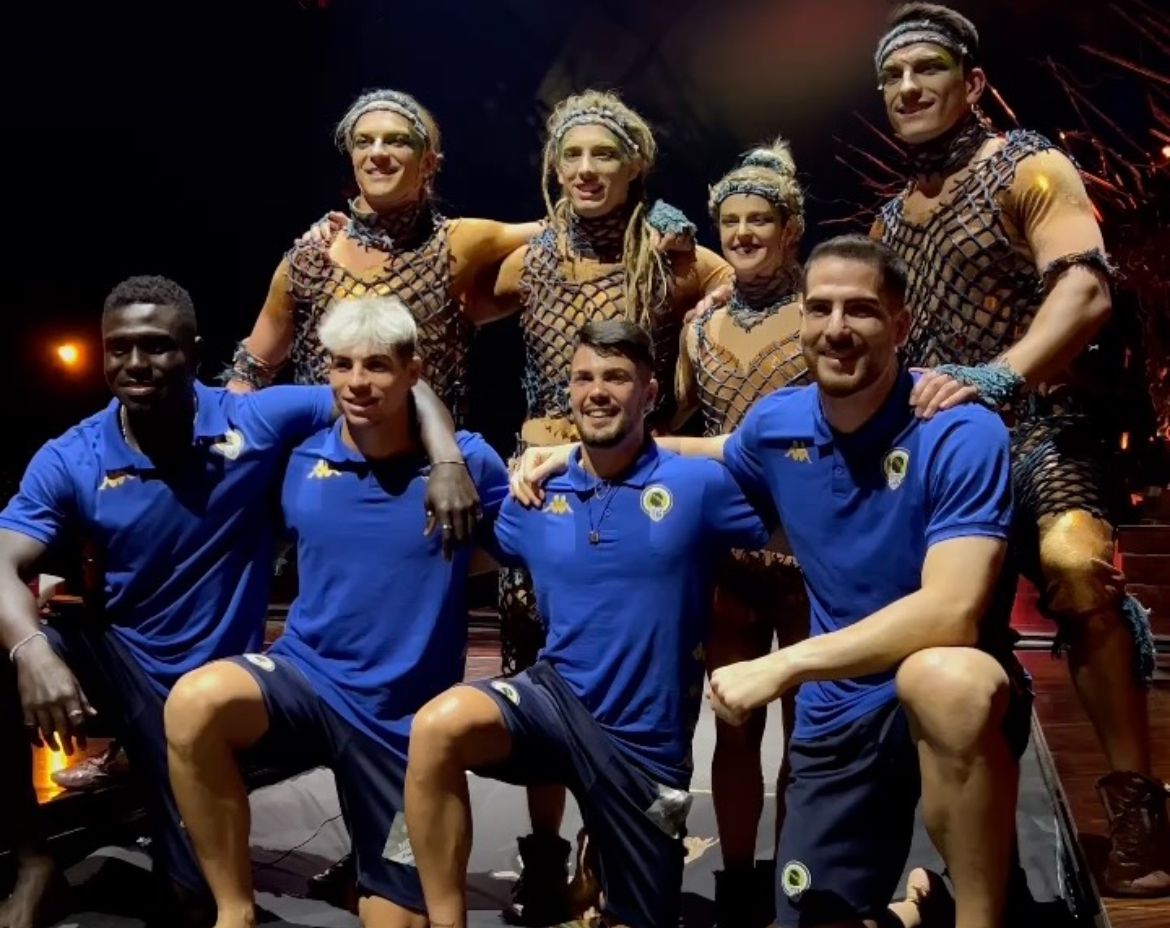 Vídeo. Los jugadores del Hércules entrenan en el Cirque du Soleil junto a los artistas de Alegria Vídeo. Los jugadores del Hércules entrenan en el Cirque du Soleil junto a los artistas de Alegria