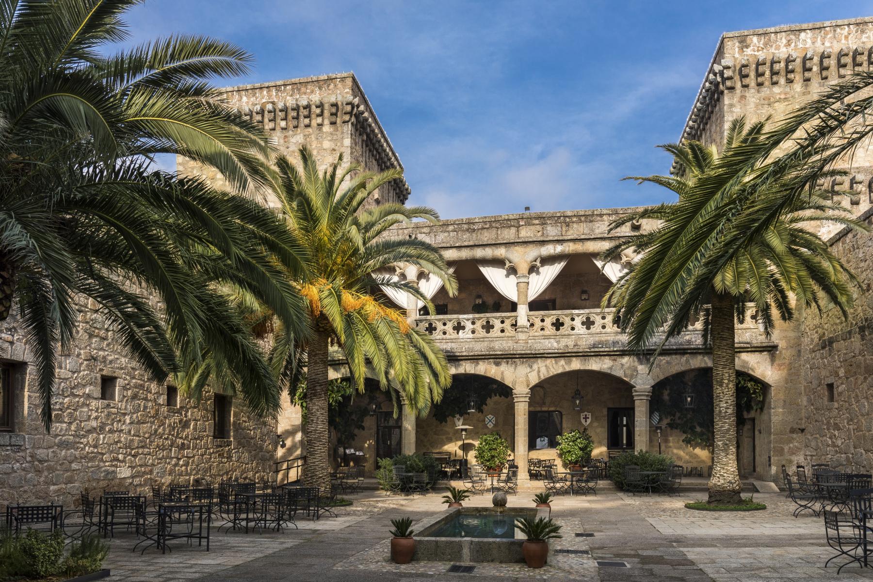 Turespaña adjudica las obras de conservación del Parador de Jarandilla de la Vera Turespaña adjudica las obras de conservación del Parador de Jarandilla de la Vera