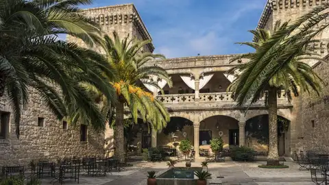 Turespaña adjudica las obras de conservación del Parador de Jarandilla de la Vera Turespaña adjudica las obras de conservación del Parador de Jarandilla de la Vera