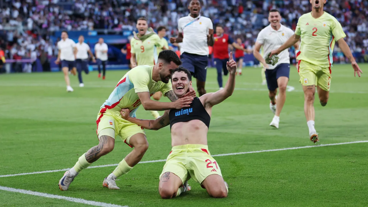 Sergio Camello celebra el gol definitivo ante Francia en la final de los JJOO