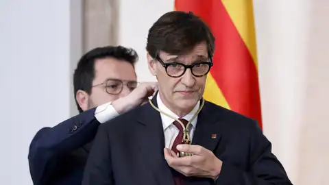 Illa se compromete a "unir" a los catalanes ante el avance de "planteamientos divisivos" Illa se compromete a "unir" a los catalanes ante el avance de "planteamientos divisivos"
