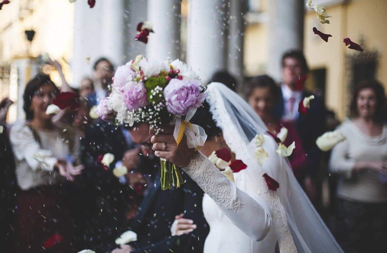 ¿Cómo se convirtió España en el país donde tenemos que pagar el cubierto por ir a una boda? ¿Cómo se convirtió España en el país donde tenemos que pagar el cubierto por ir a una boda?