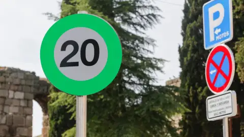 Una señal de tráfico en Mérida. Una señal de tráfico en Mérida.