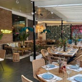 La maravillosa terraza del restaurante La Mafia se sienta en la Mesa en Benalmádena