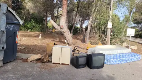 L' Alfàs Del Pi aumenta hasta 3.001€ las multas por depositar vertidos incontrolados en la vía pública L' Alfàs Del Pi aumenta hasta 3.001€ las multas por depositar vertidos incontrolados en la vía pública