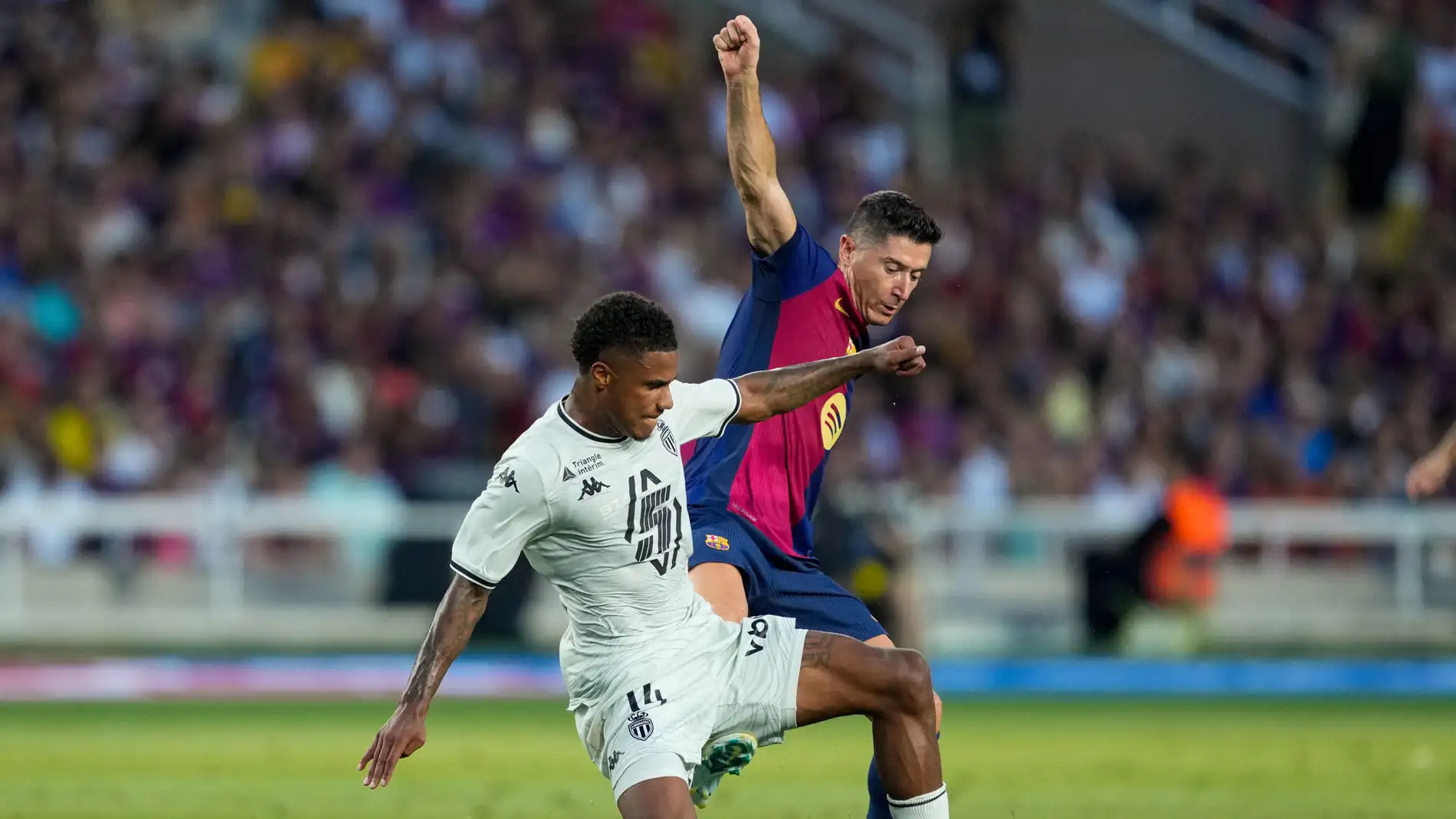 El Barcelona naufraga ante el Mónaco en el estreno ante su afición El Barcelona naufraga ante el Mónaco en el estreno ante su afición