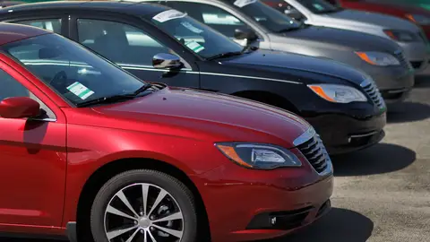 El 'multazo' al que te enfrentas si pones esto tan habitual en tu coche El 'multazo' al que te enfrentas si pones esto tan habitual en tu coche