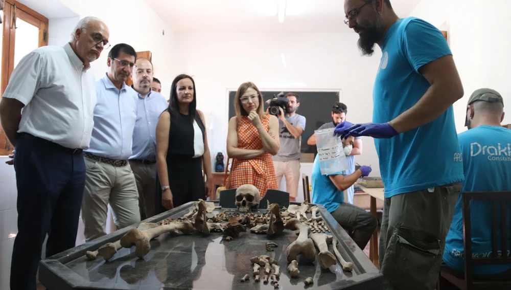 Trabajos clasificación y estudios antropológicos exhumados fosas comunes en Manzanares Trabajos clasificación y estudios antropológicos exhumados fosas comunes en Manzanares