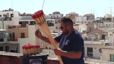 Más de 100.000 cohetones iluminará el cielo de Elche en la Nit de l´Albà Más de 100.000 cohetones iluminará el cielo de Elche en la Nit de l´Albà