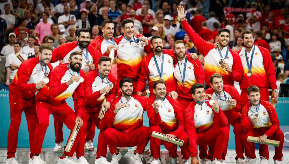 Selección española de balonmano tras colgarse el bronce Selección española de balonmano tras colgarse el bronce