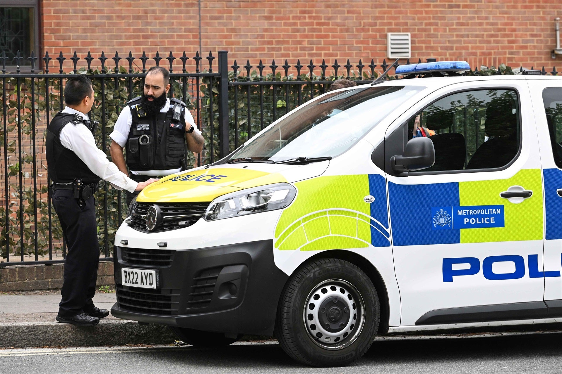Un detenido por apuñalar a una niña y una mujer en el centro de Londres Un detenido por apuñalar a una niña y una mujer en el centro de Londres