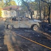 Vehículo calcinado en el incendio de La Poblachuela