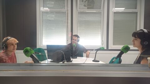 Los j&oacute;venes y los medios de comunicaci&oacute;n