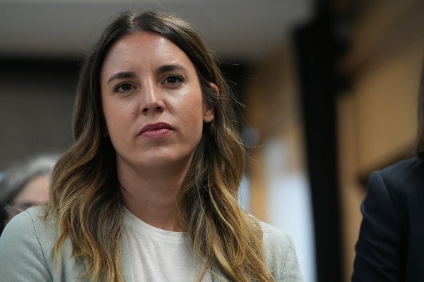 Irene Montero califica de "antiabortista, tránsfobo y antifeminista" a Ramón Espadaler, el nuevo conseller de Justicia de Illa Irene Montero califica de "antiabortista, tránsfobo y antifeminista" a Ramón Espadaler, el nuevo conseller de Justicia de Illa