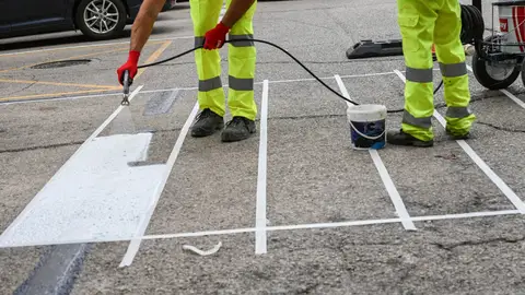 El Ayuntamiento de València repinta la señalización viaria en diferentes barrios y refuerza la seguridad vial El Ayuntamiento de València repinta la señalización viaria en diferentes barrios y refuerza la seguridad vial