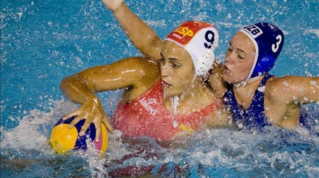 Andrea Blas: "el waterpolo en Zaragoza necesita más apoyo para sobrevivir" Andrea Blas: "el waterpolo en Zaragoza necesita más apoyo para sobrevivir"