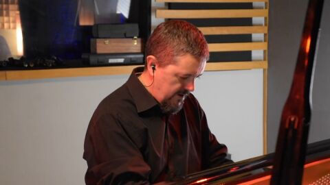 Lorenzo Moya al piano