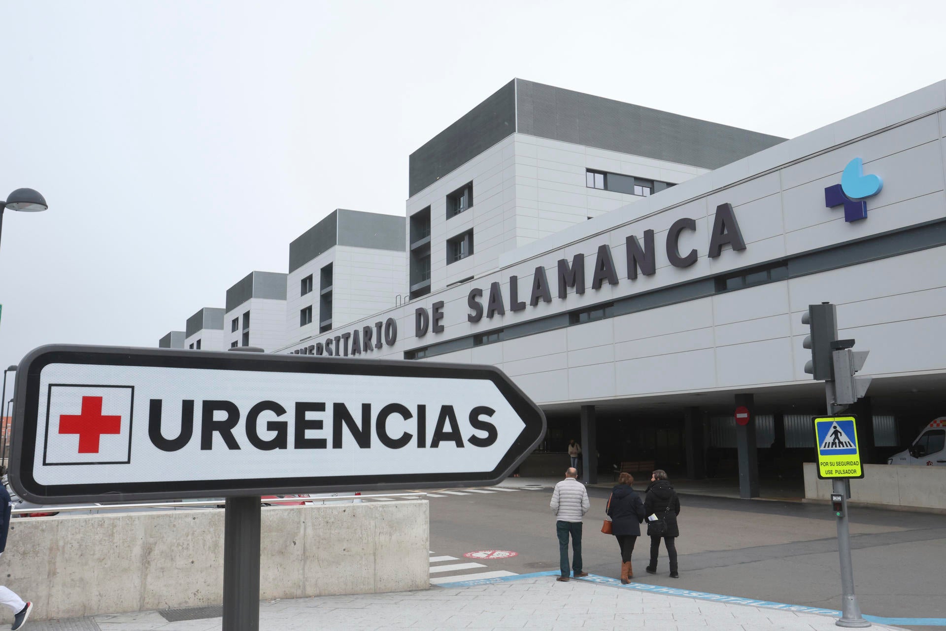 Los servicios de urgencias se saturan en verano: los pacientes de 80 años esperan hasta tres días para una cama Los servicios de urgencias se saturan en verano: los pacientes de 80 años esperan hasta tres días para una cama